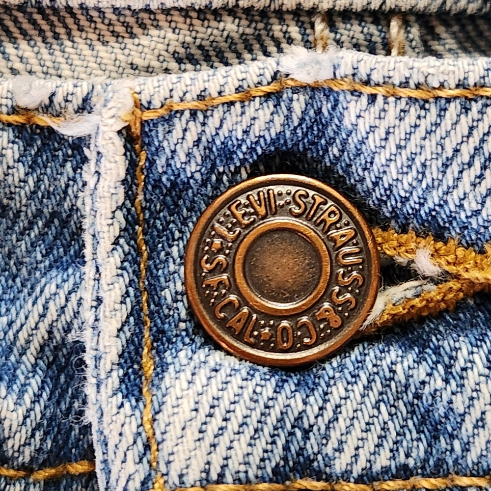 VTG 90s Levi's 560 RARE Made in Canada  Size 36x30 - Picture 7 of 16